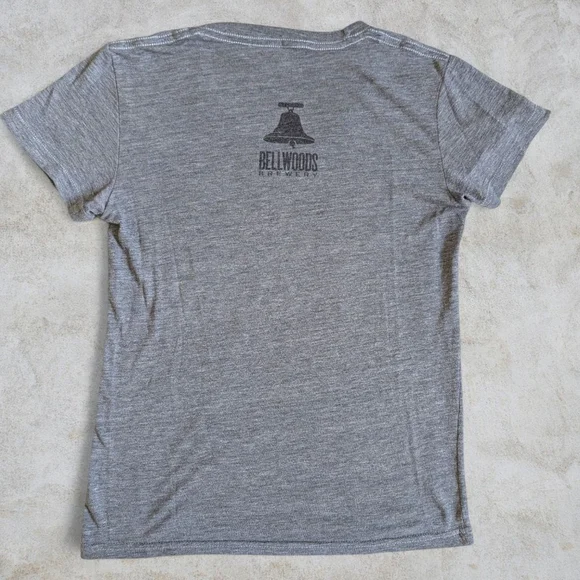 🌈BELLWOODS BREWERY | Women's Gray Wizard Wolf Graphic Short Sleeve Tee M - Picture 3 of 7